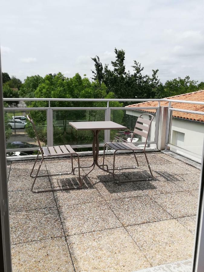 Domitys Le Clos De La Seigneurie Aparthotel Les Gonds Exterior photo